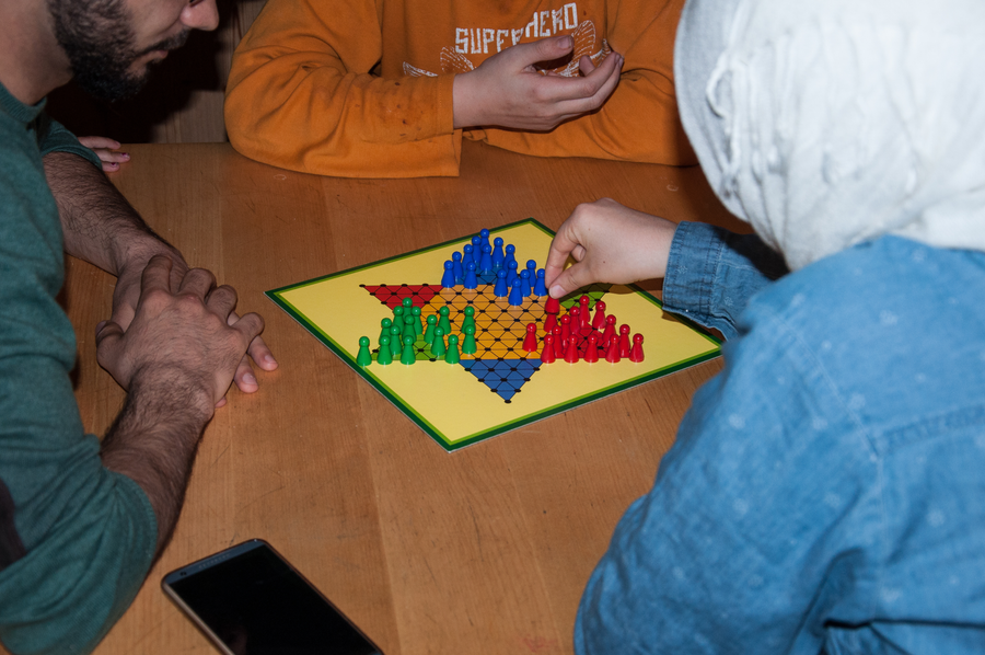Wikimedia Commons Chinese checkers photograph