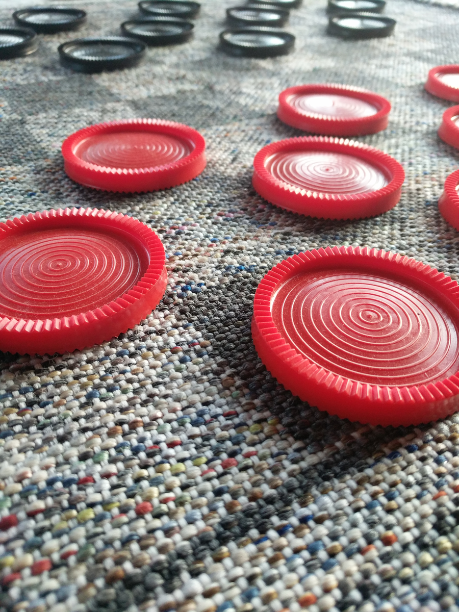 Wikimedia Commons checkers closeup photo